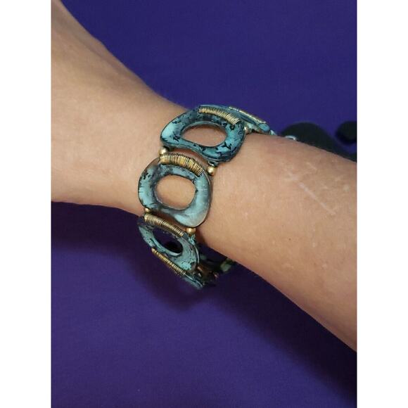 Carol Dauplaise Stretch Bracelet Light Blue & Black Stone, Gold Tone - Picture 2 of 8